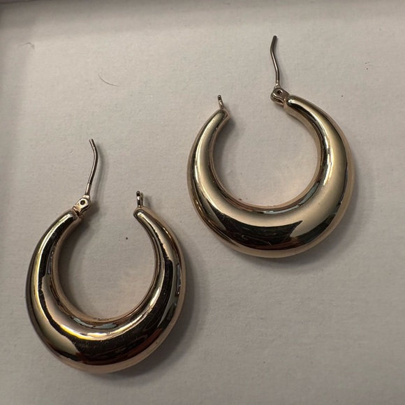 Ralph Lauren Elegant Gold Hoop Earrings - Picture 1 of 1
